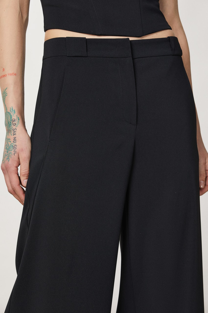 Patrizia Pepe Essential Palazzo Pants Mustat | PAZ581067