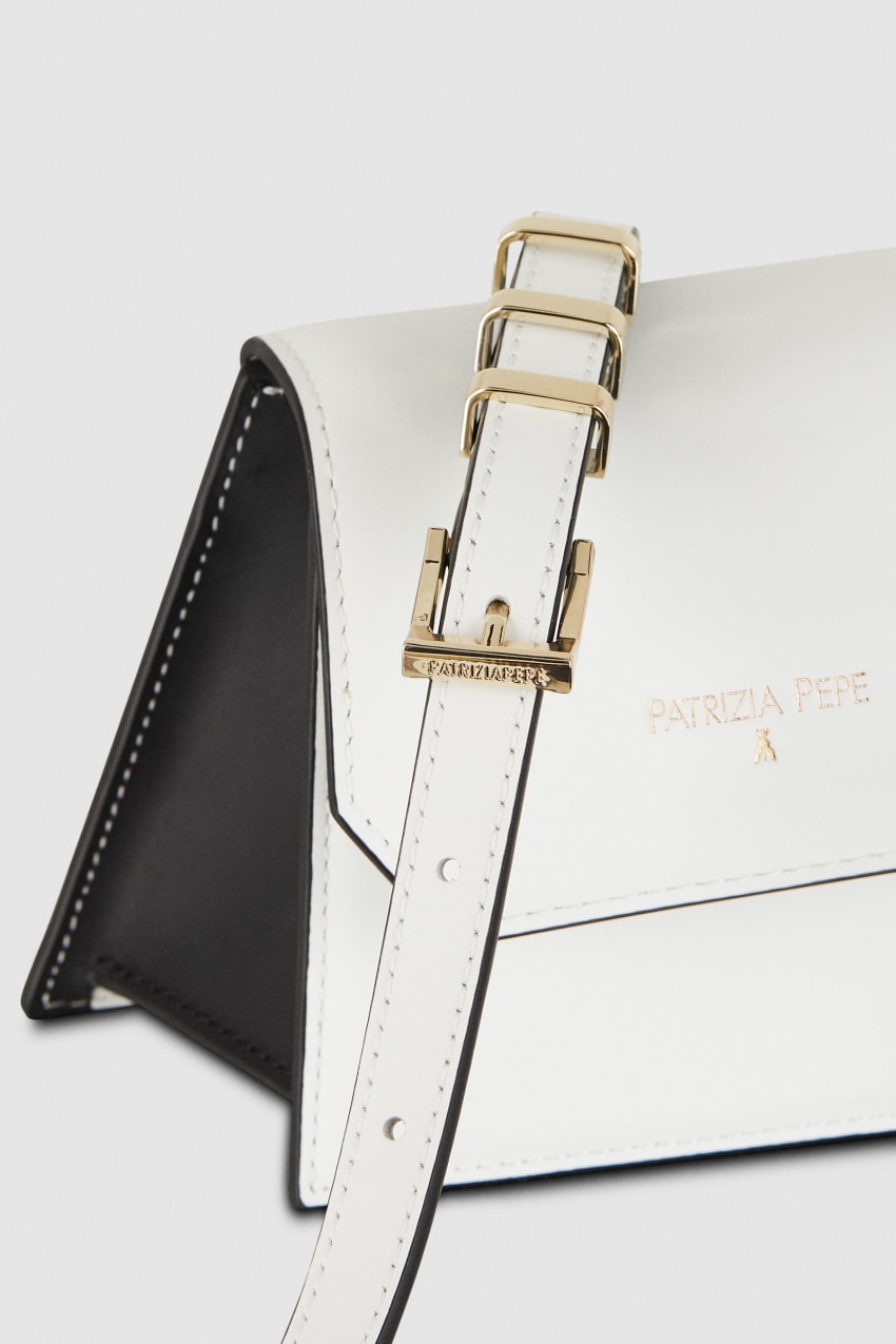 Patrizia Pepe Small Astral Bag Mustat | HRS285641